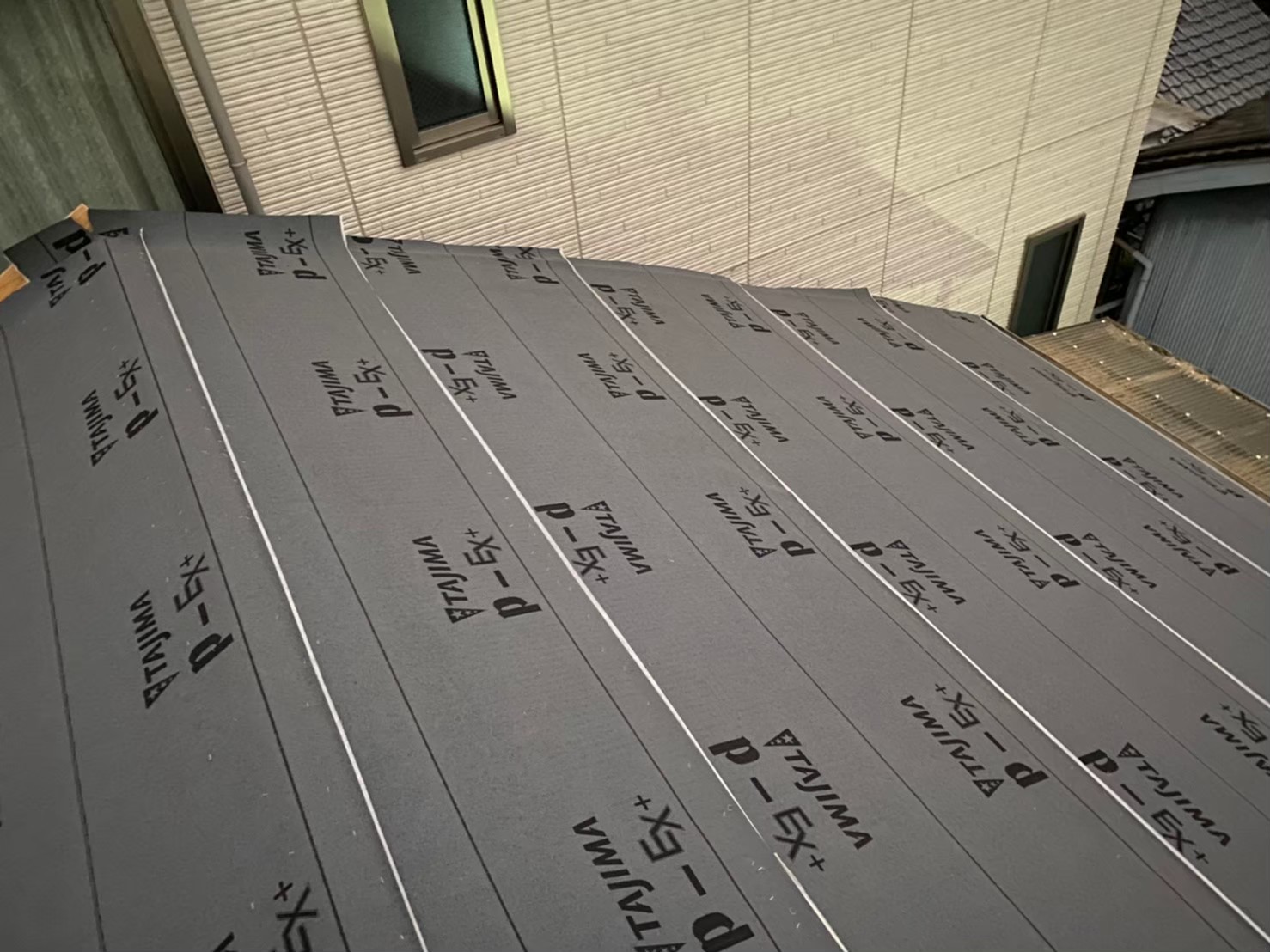 防水紙設置で屋根の防水性向上